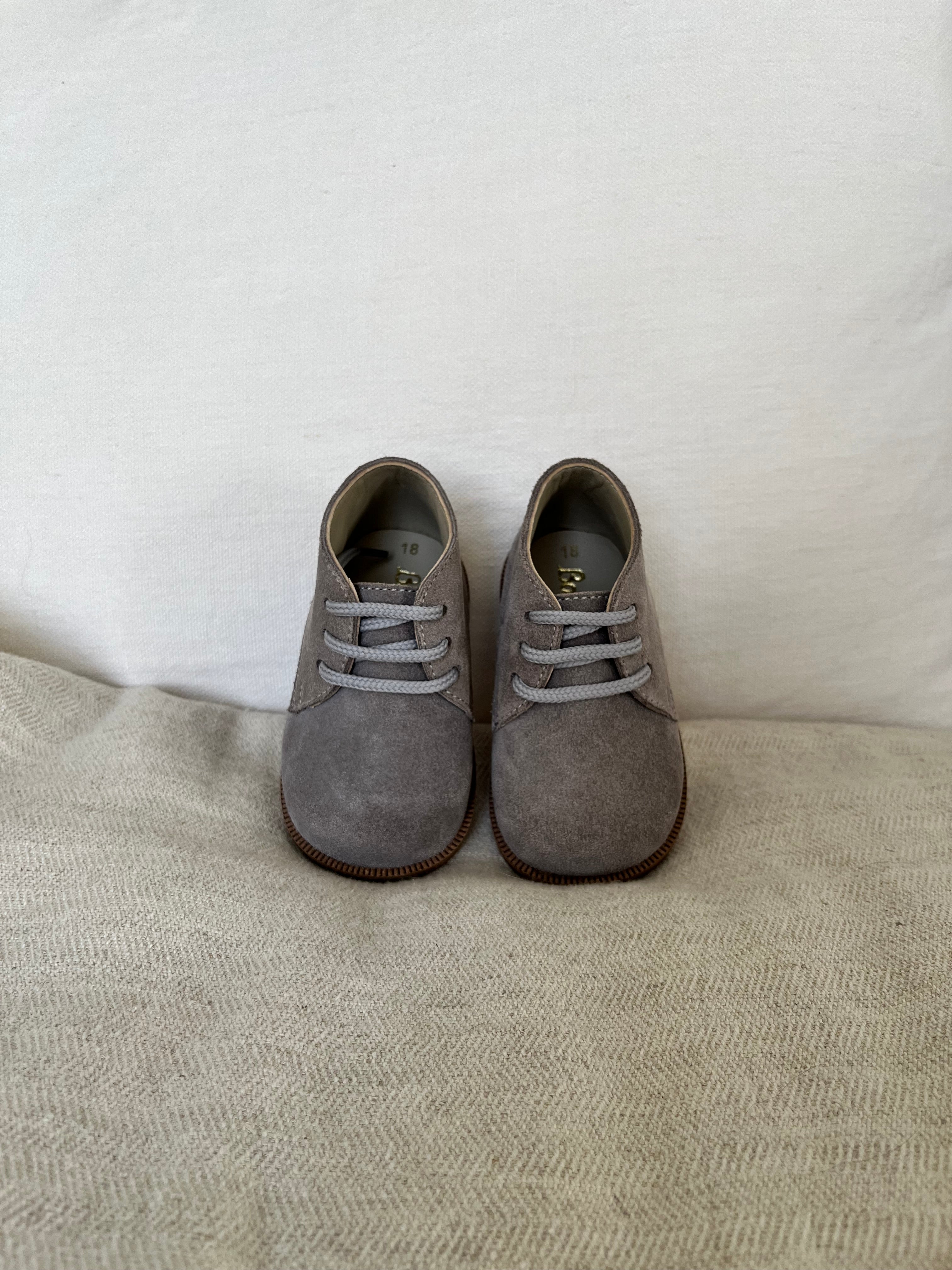 Botin Gamuza Gris 2618 - 26