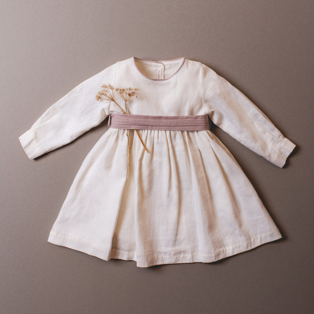 Vestido Camelia Lino Crudo Lazo Rosado